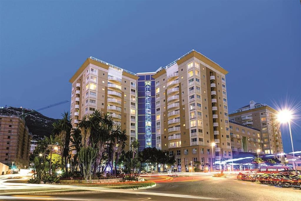 New With Ac Central Suites With Pool Access And Squash Courts! Sleeps Family Or 4 Guests Cebelitarık Dış mekan fotoğraf